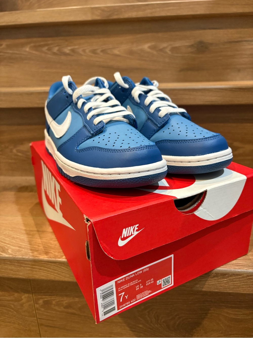 Nike Men's Low-Top Sneakers - Blue & White - Picture 3 of 3